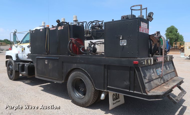 image for item JX9232 1998 Chevrolet C7500  fuel / lube truck