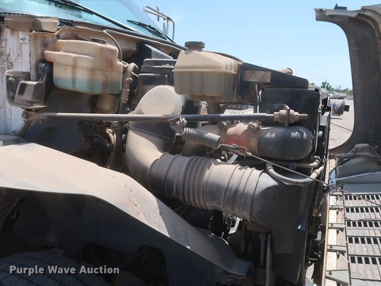 image for item JX9232 1998 Chevrolet C7500  fuel / lube truck