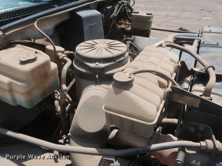 image for item JX9232 1998 Chevrolet C7500  fuel / lube truck