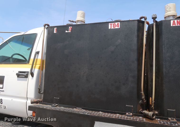 image for item JX9232 1998 Chevrolet C7500  fuel / lube truck