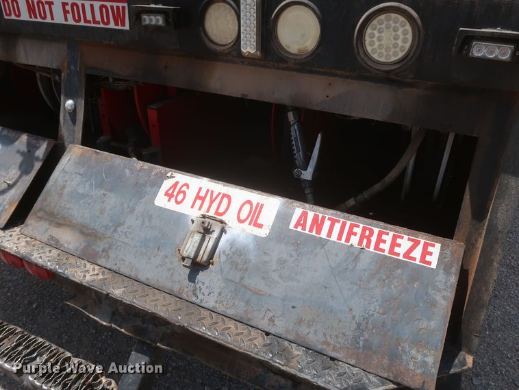 image for item JX9232 1998 Chevrolet C7500  fuel / lube truck