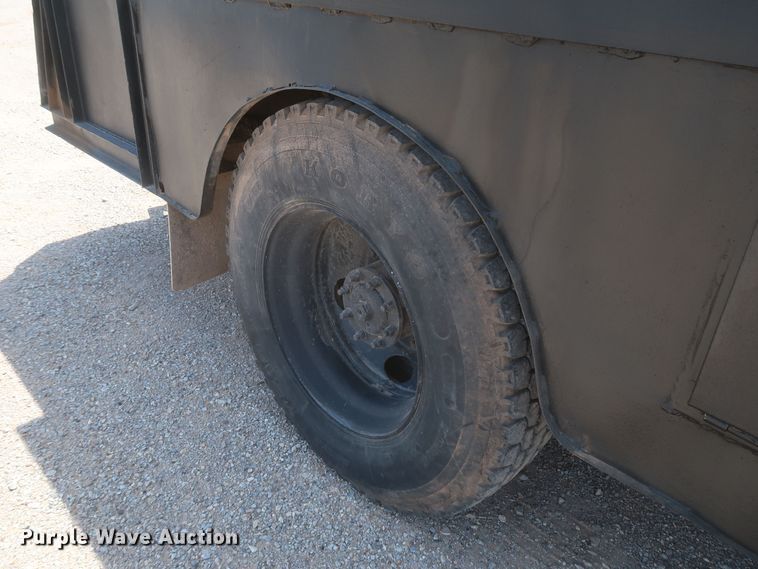 image for item JX9232 1998 Chevrolet C7500  fuel / lube truck