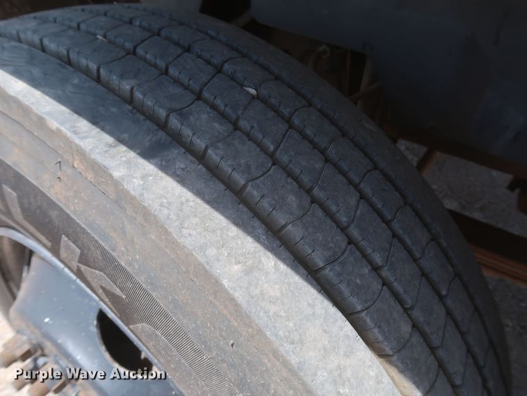 image for item JX9232 1998 Chevrolet C7500  fuel / lube truck