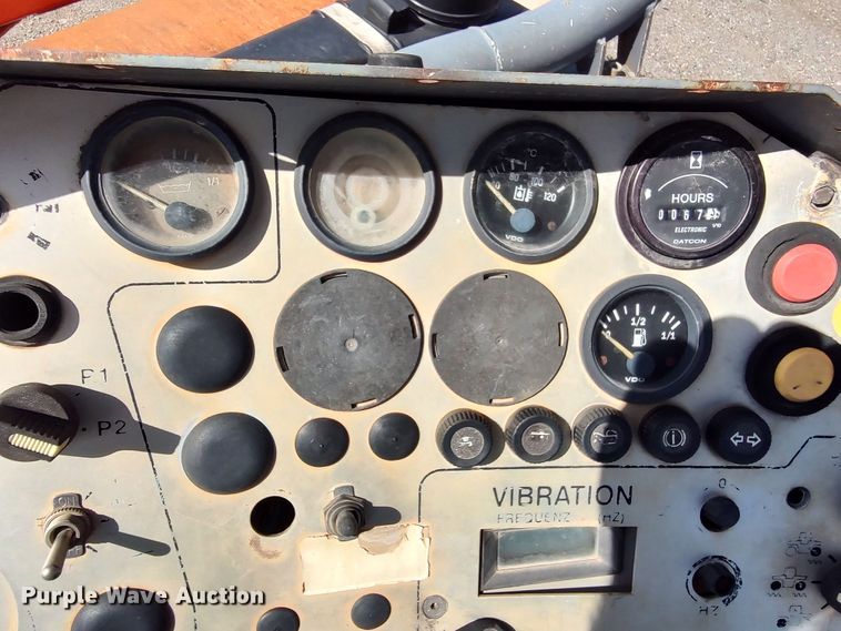 image for item JX9243 2002 Hamm HD130  double drum vibratory roller