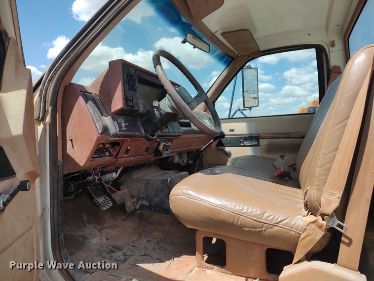 image for item JX9245 1993 Chevrolet Kodiak C5500  tank truck