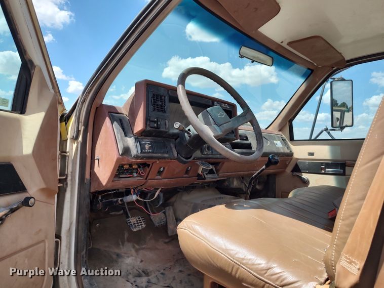 image for item JX9245 1993 Chevrolet Kodiak C5500  tank truck