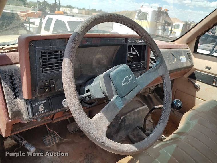 image for item JX9245 1993 Chevrolet Kodiak C5500  tank truck