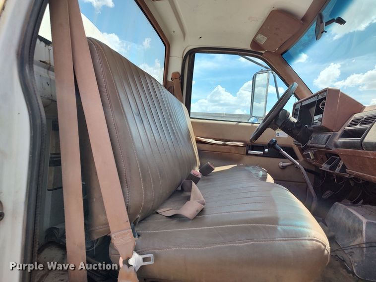 image for item JX9245 1993 Chevrolet Kodiak C5500  tank truck