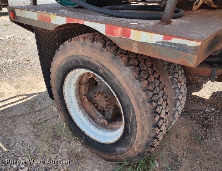 image for item JX9245 1993 Chevrolet Kodiak C5500  tank truck