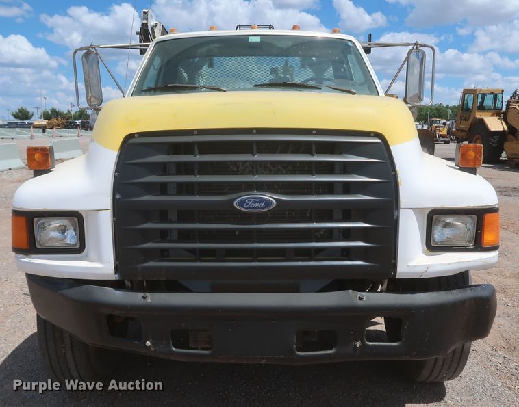 image for item JX9252 1998 Ford F700  utility / service truck