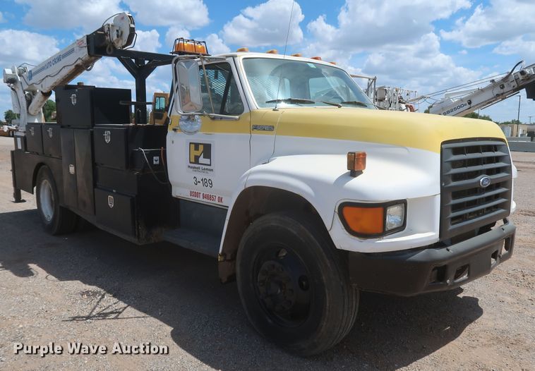 image for item JX9252 1998 Ford F700  utility / service truck