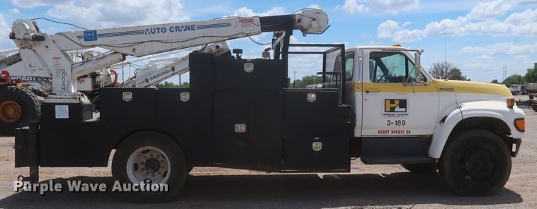 image for item JX9252 1998 Ford F700  utility / service truck