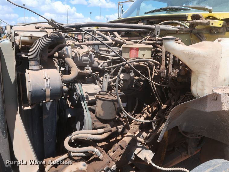 image for item JX9252 1998 Ford F700  utility / service truck