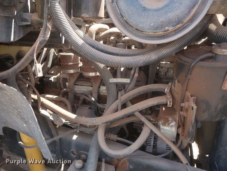 image for item JX9252 1998 Ford F700  utility / service truck