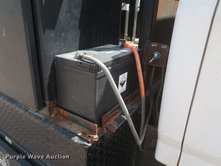 image for item JX9252 1998 Ford F700  utility / service truck