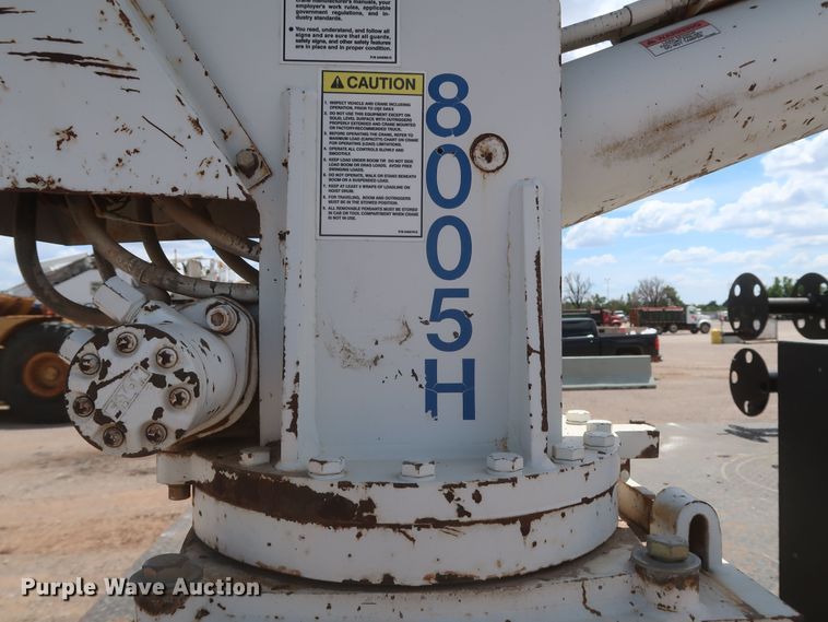 image for item JX9252 1998 Ford F700  utility / service truck