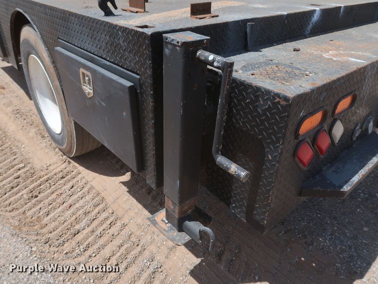 image for item JX9252 1998 Ford F700  utility / service truck