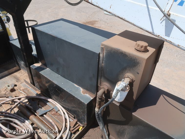 image for item JX9252 1998 Ford F700  utility / service truck