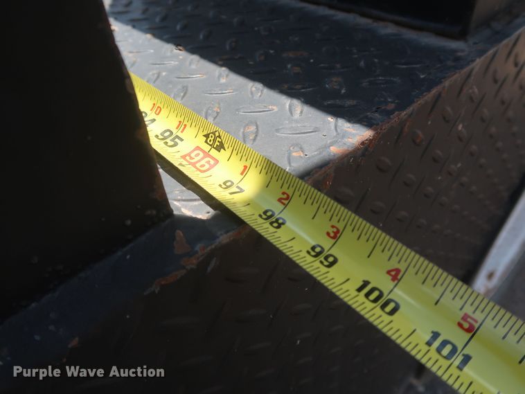 image for item JX9252 1998 Ford F700  utility / service truck