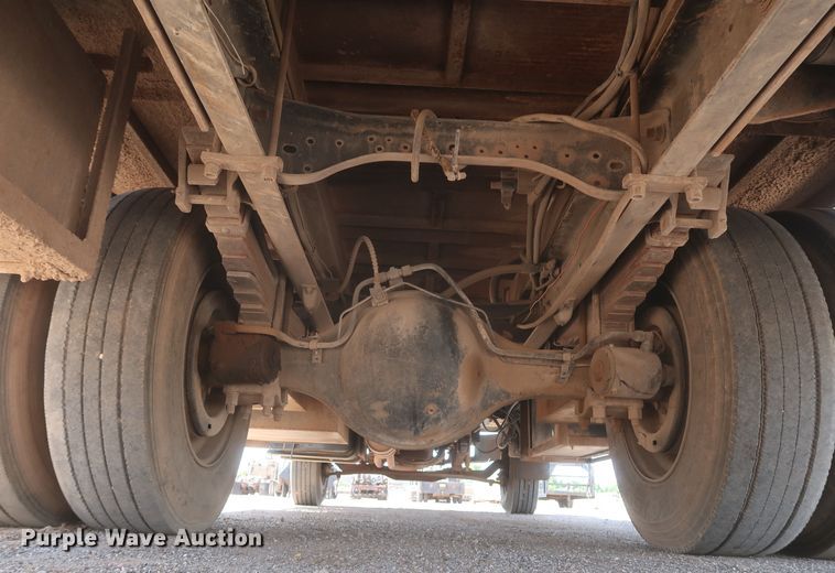 image for item JX9252 1998 Ford F700  utility / service truck