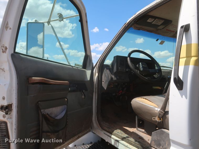 image for item JX9254 1998 Chevrolet C7500  utility / service truck