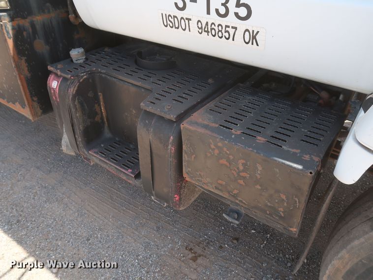 image for item JX9254 1998 Chevrolet C7500  utility / service truck