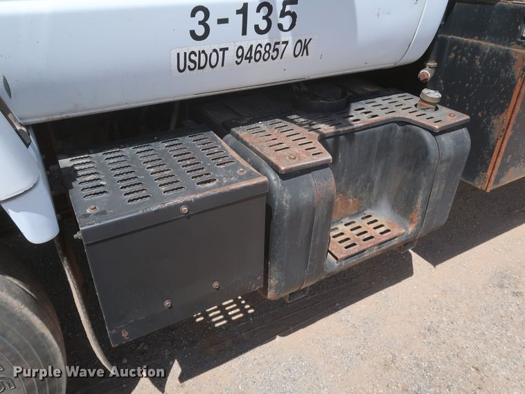 image for item JX9254 1998 Chevrolet C7500  utility / service truck