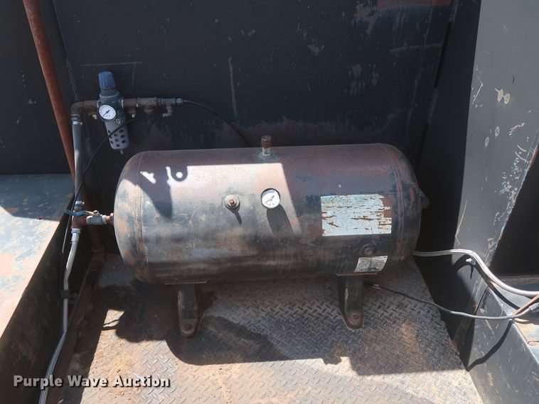 image for item JX9254 1998 Chevrolet C7500  utility / service truck