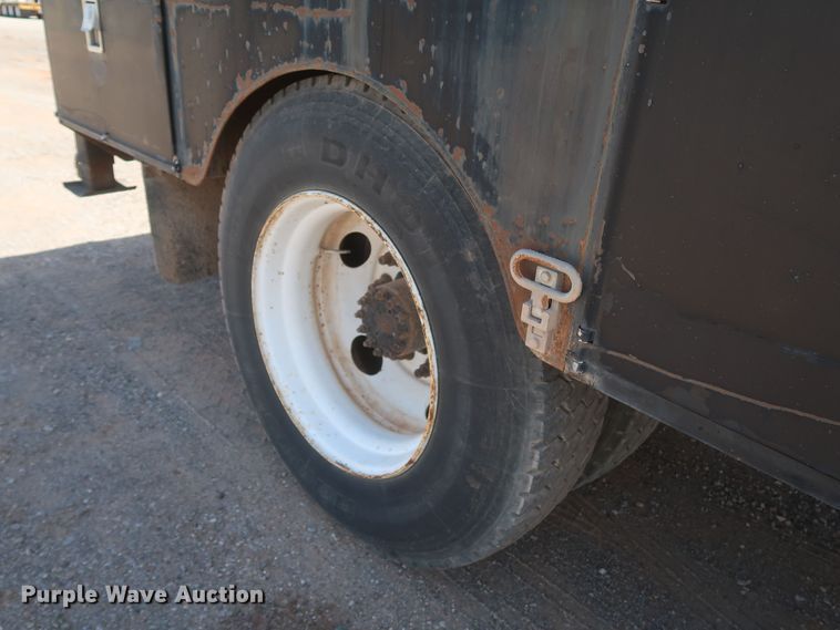 image for item JX9254 1998 Chevrolet C7500  utility / service truck