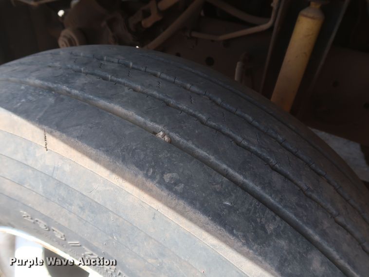 image for item JX9254 1998 Chevrolet C7500  utility / service truck