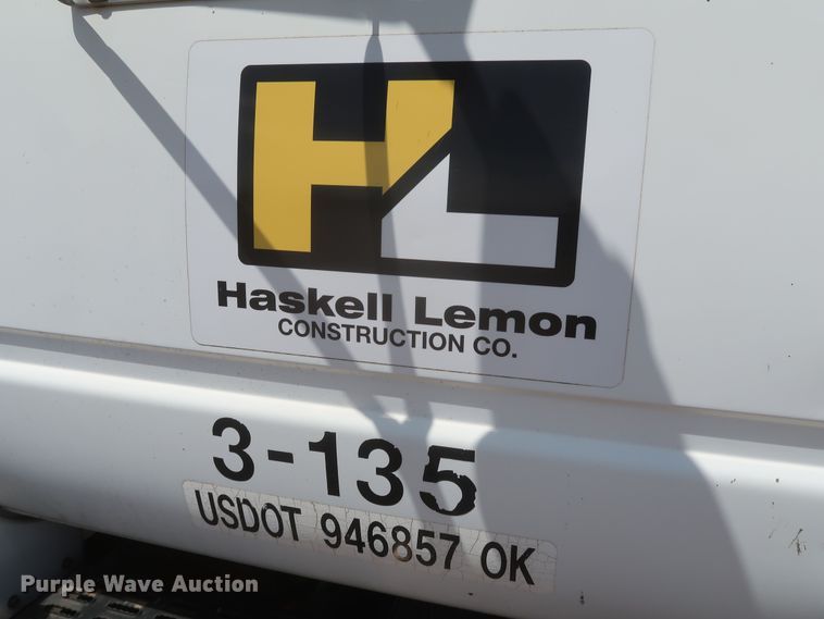 image for item JX9254 1998 Chevrolet C7500  utility / service truck