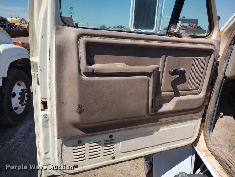 image for item JX9255 1996 Ford F700  dump flatbed truck