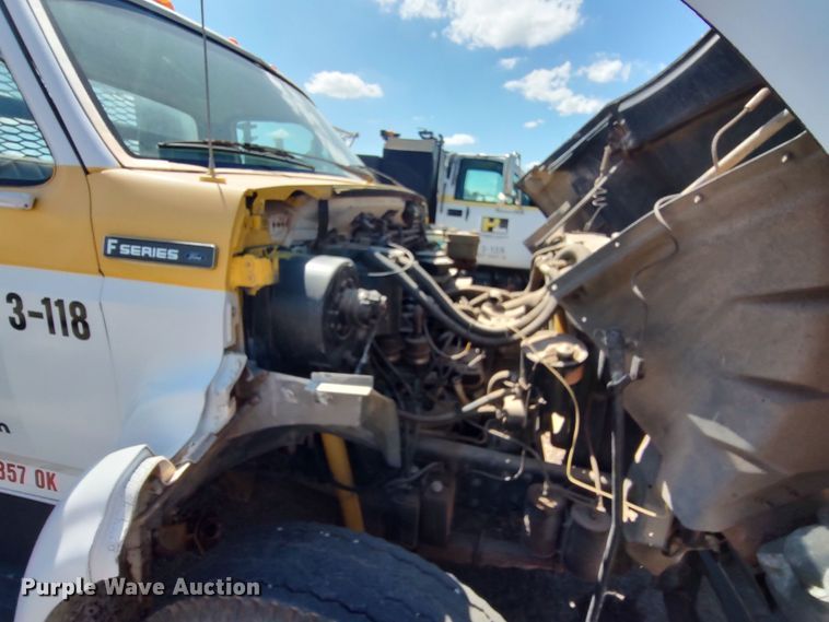 image for item JX9255 1996 Ford F700  dump flatbed truck