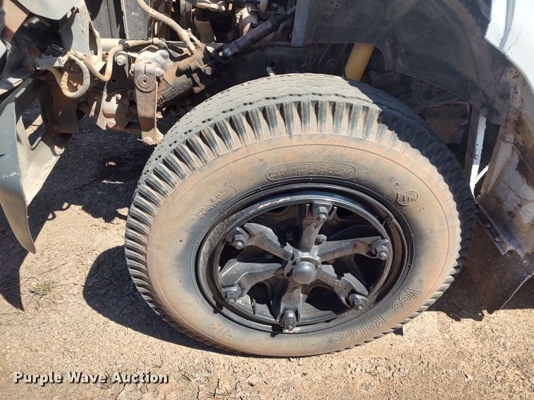 image for item JX9255 1996 Ford F700  dump flatbed truck