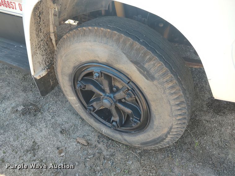 image for item JX9255 1996 Ford F700  dump flatbed truck