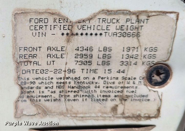 image for item JX9255 1996 Ford F700  dump flatbed truck