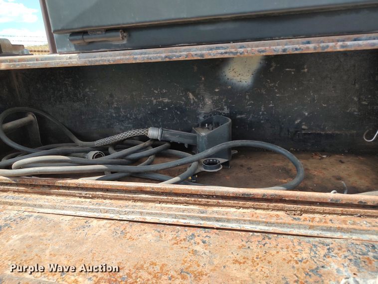 image for item JX9257 1995 Ford F700  utility / service truck