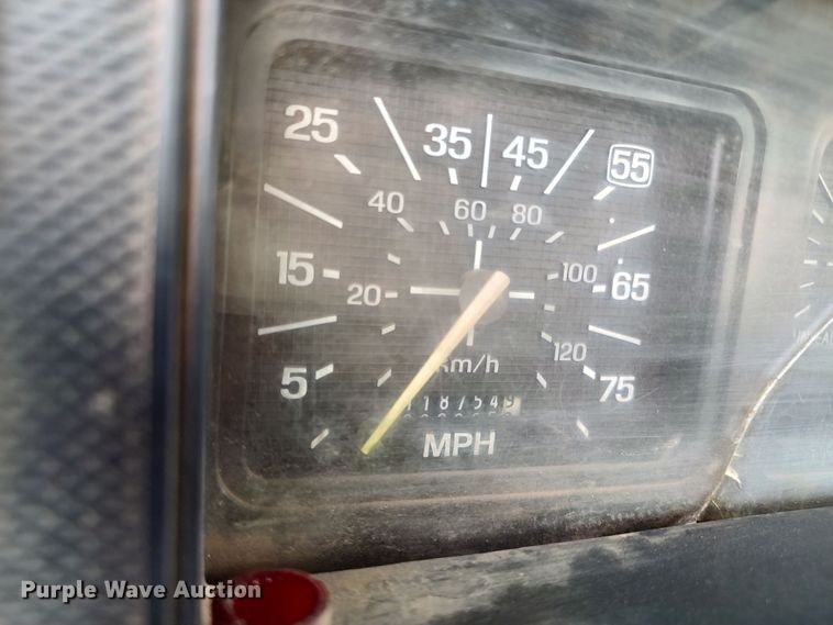 image for item JX9257 1995 Ford F700  utility / service truck