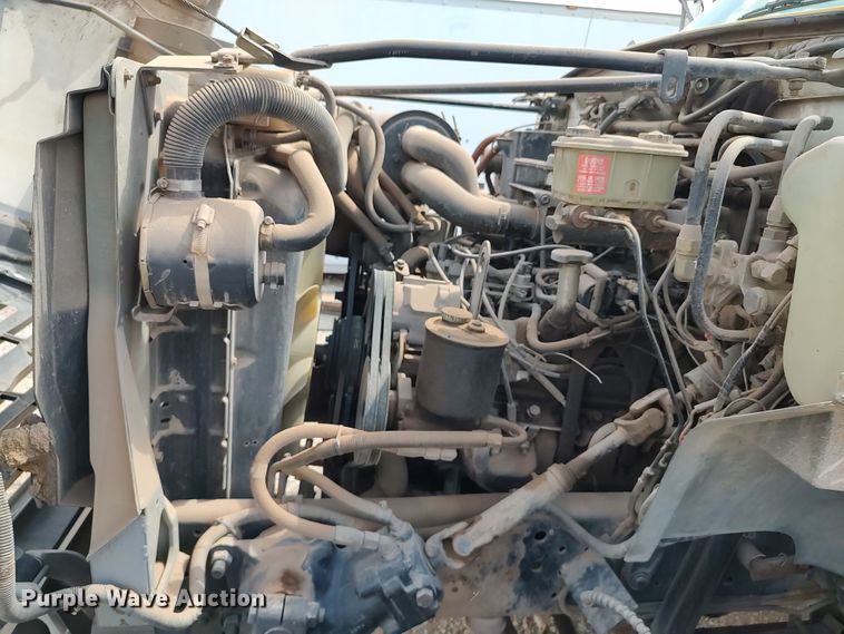 image for item JX9257 1995 Ford F700  utility / service truck