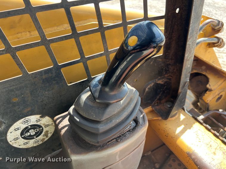 image for item JX9451 2003 Caterpillar 277  tracked skid steer loader