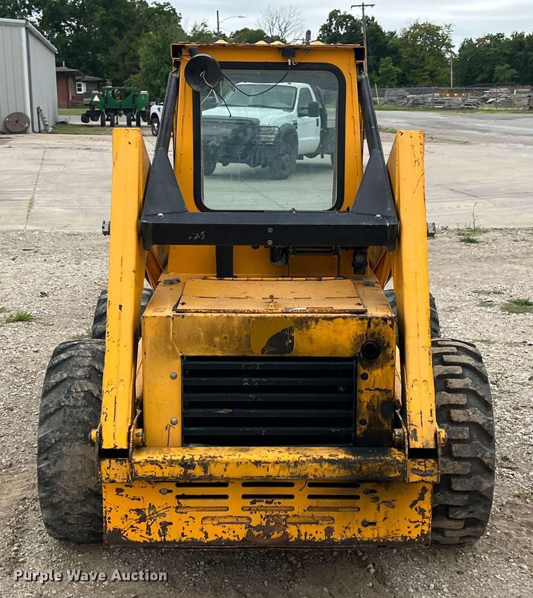image for item JX9454 John Deere 675B  skid steer loader