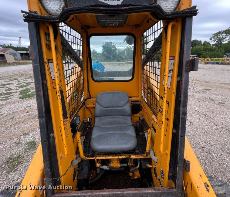 image for item JX9454 John Deere 675B  skid steer loader