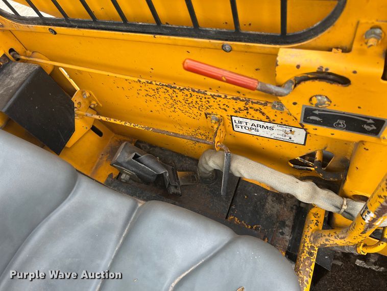 image for item JX9454 John Deere 675B  skid steer loader