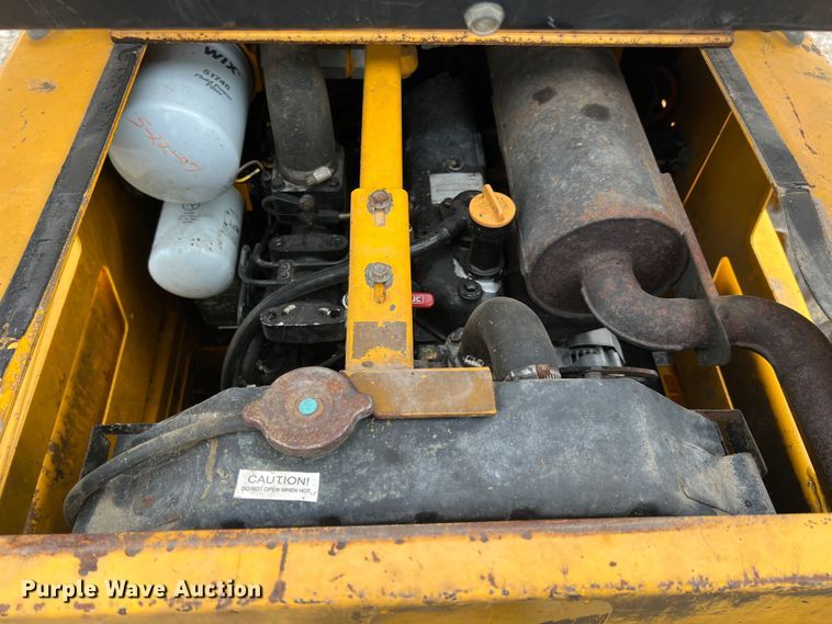 image for item JX9454 John Deere 675B  skid steer loader