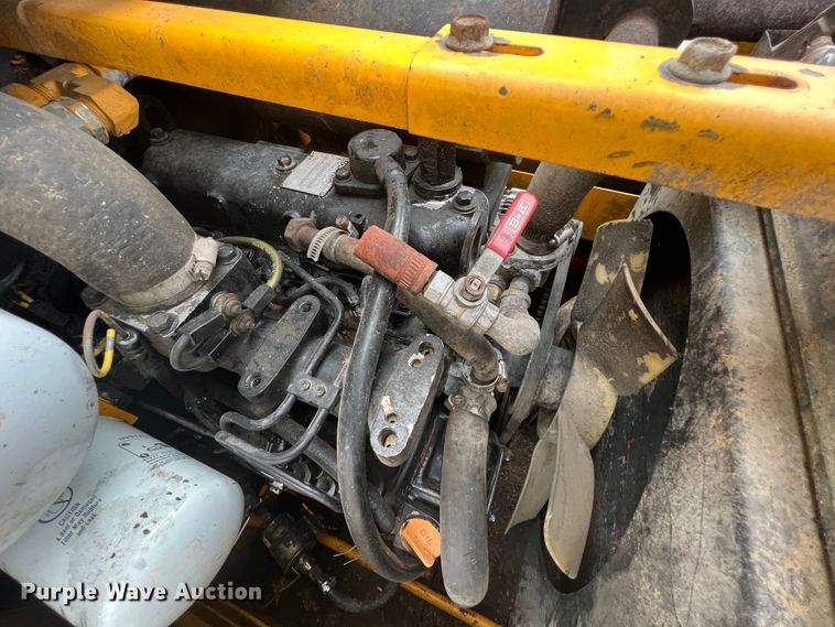 image for item JX9454 John Deere 675B  skid steer loader