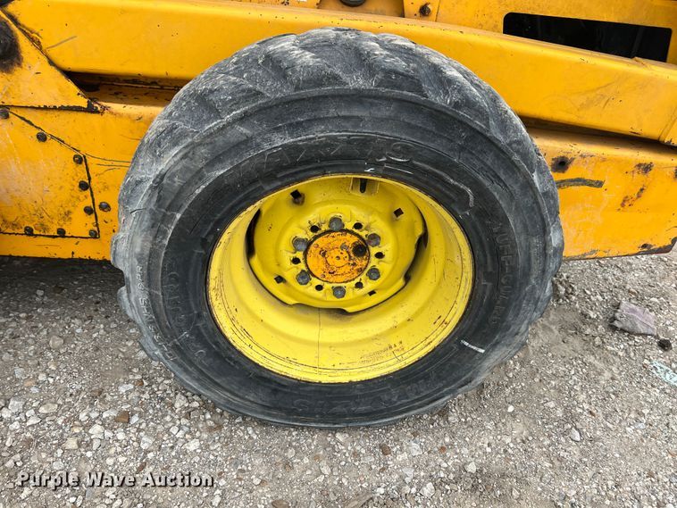 image for item JX9454 John Deere 675B  skid steer loader