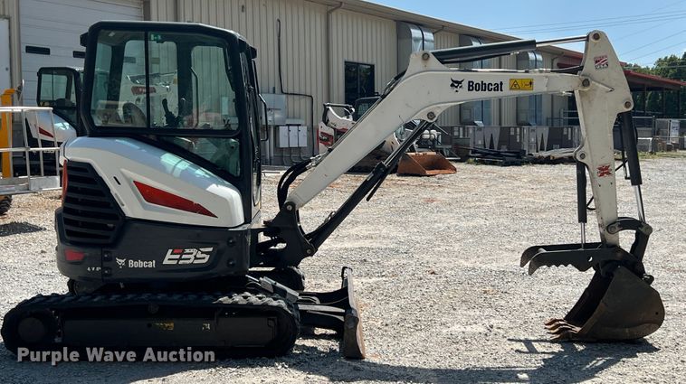 image for item JX9492 2018 Bobcat E35  mini excavator