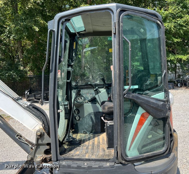image for item JX9492 2018 Bobcat E35  mini excavator