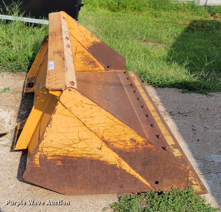 Case skid steer bucket in Steele City, NE Item JZ9190 sold Purple Wave