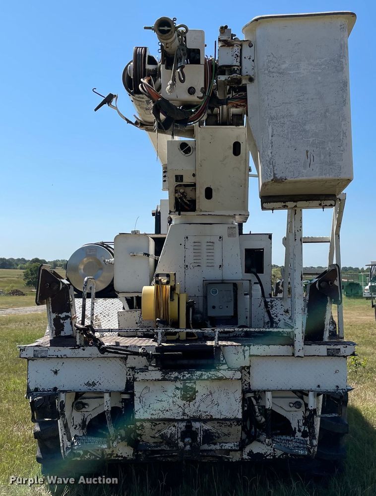 image for item KE9322 1997 John Deere 540B  skidder